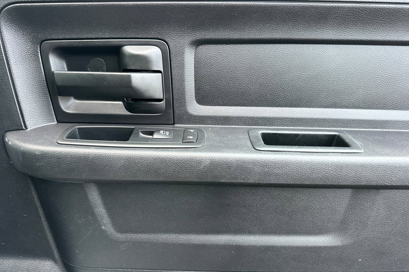 Used 2016 RAM 1500 Express image 18