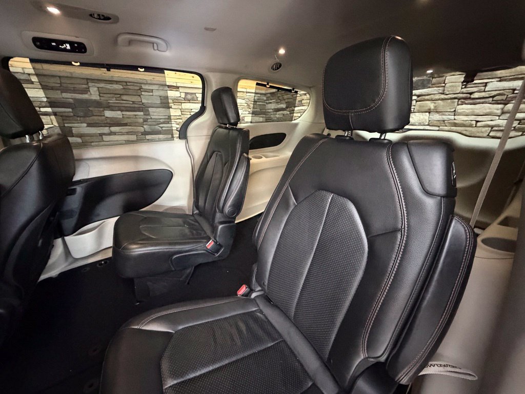 Used 2019 Chrysler Pacifica Touring-L w/ Advanced Safetytec Group FWD image 41