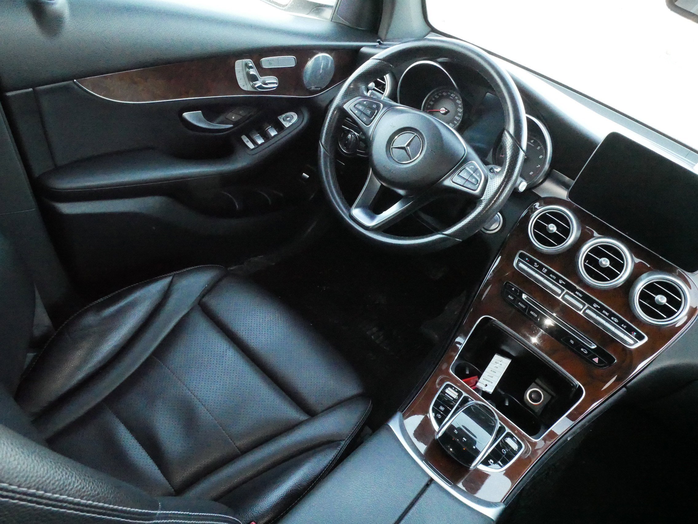 Used 2017 Mercedes-Benz GLC 300 4MATIC image 10