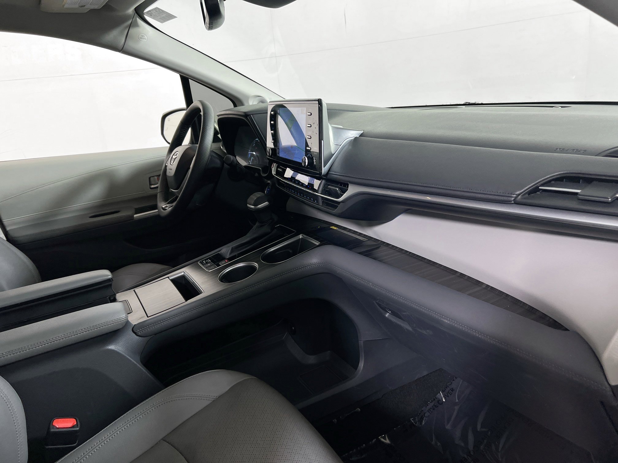 Used 2022 Toyota Sienna Limited AWD/4WD image 31