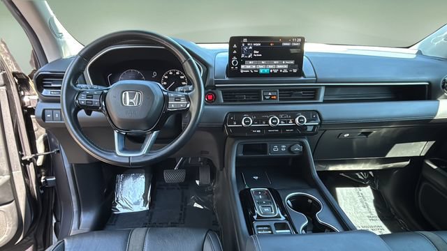 Used 2025 Honda Pilot Touring image 10