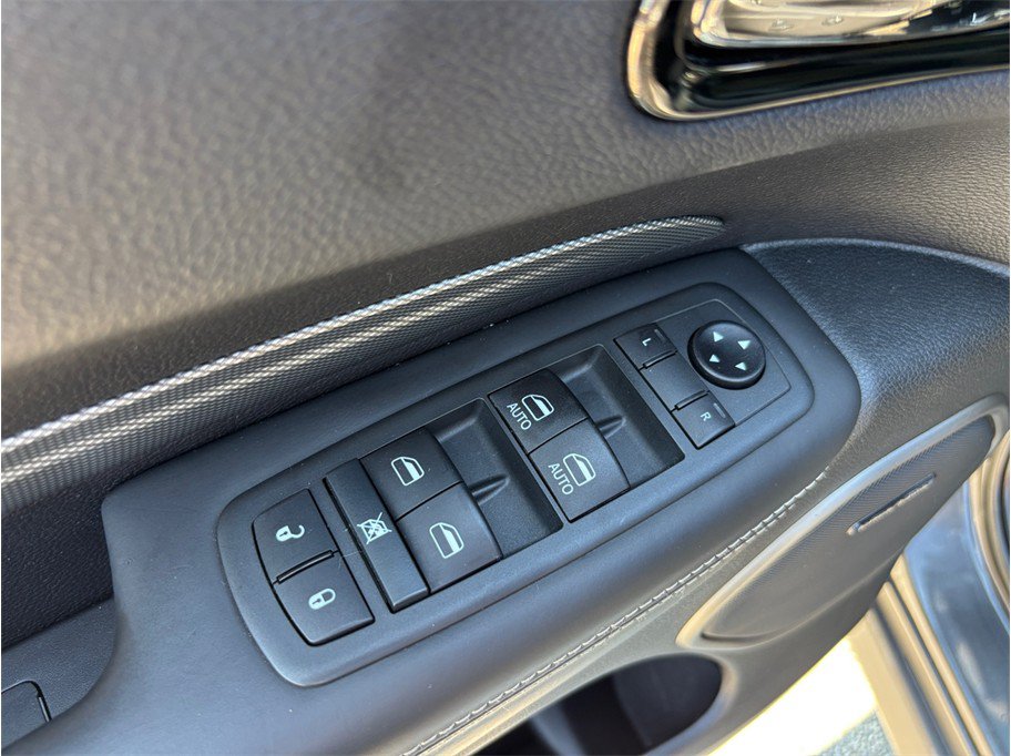 Used 2020 Dodge Durango SRT w/ Technology Group AWD/4WD image 21