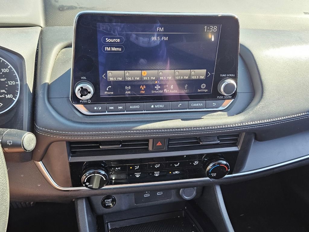 Used 2024 Nissan Rogue S image 17