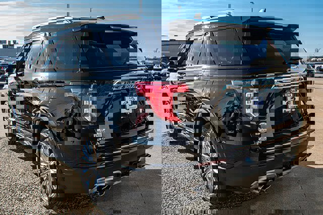 Used 2023 Ford Explorer King Ranch w/ Technology Package image 3