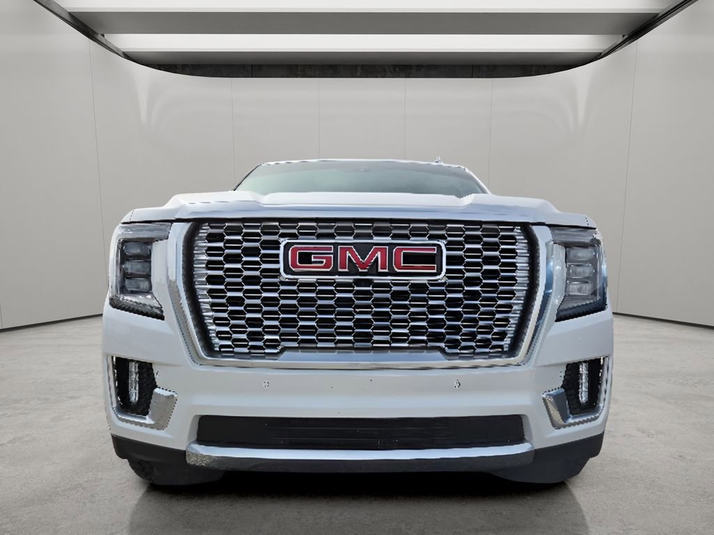 Used 2021 GMC Yukon XL Denali w/ Denali Ultimate Package image 3