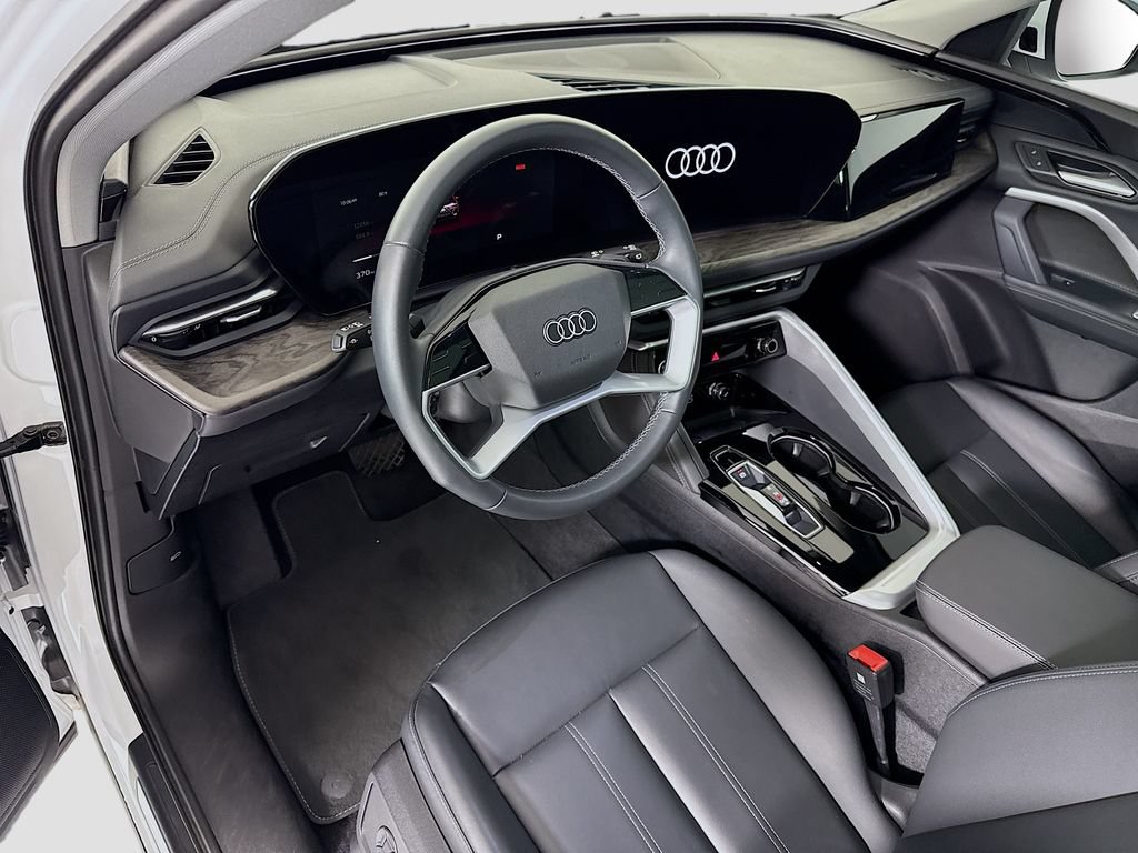 Used 2025 Audi Q5 Premium w/ Convenience Package AWD/4WD image 9