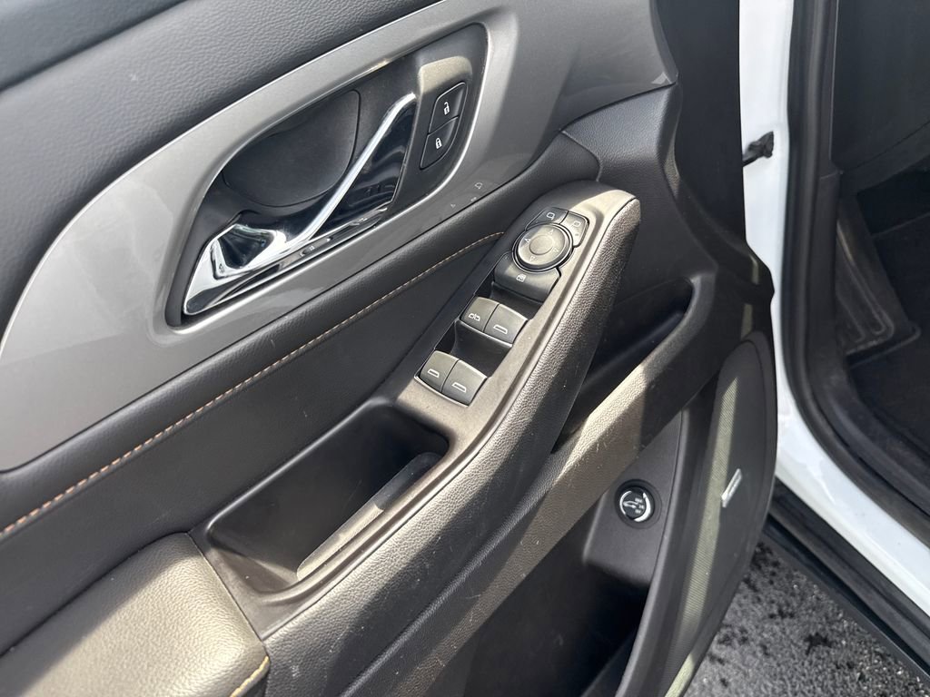 Used 2018 Chevrolet Traverse LT FWD image 23
