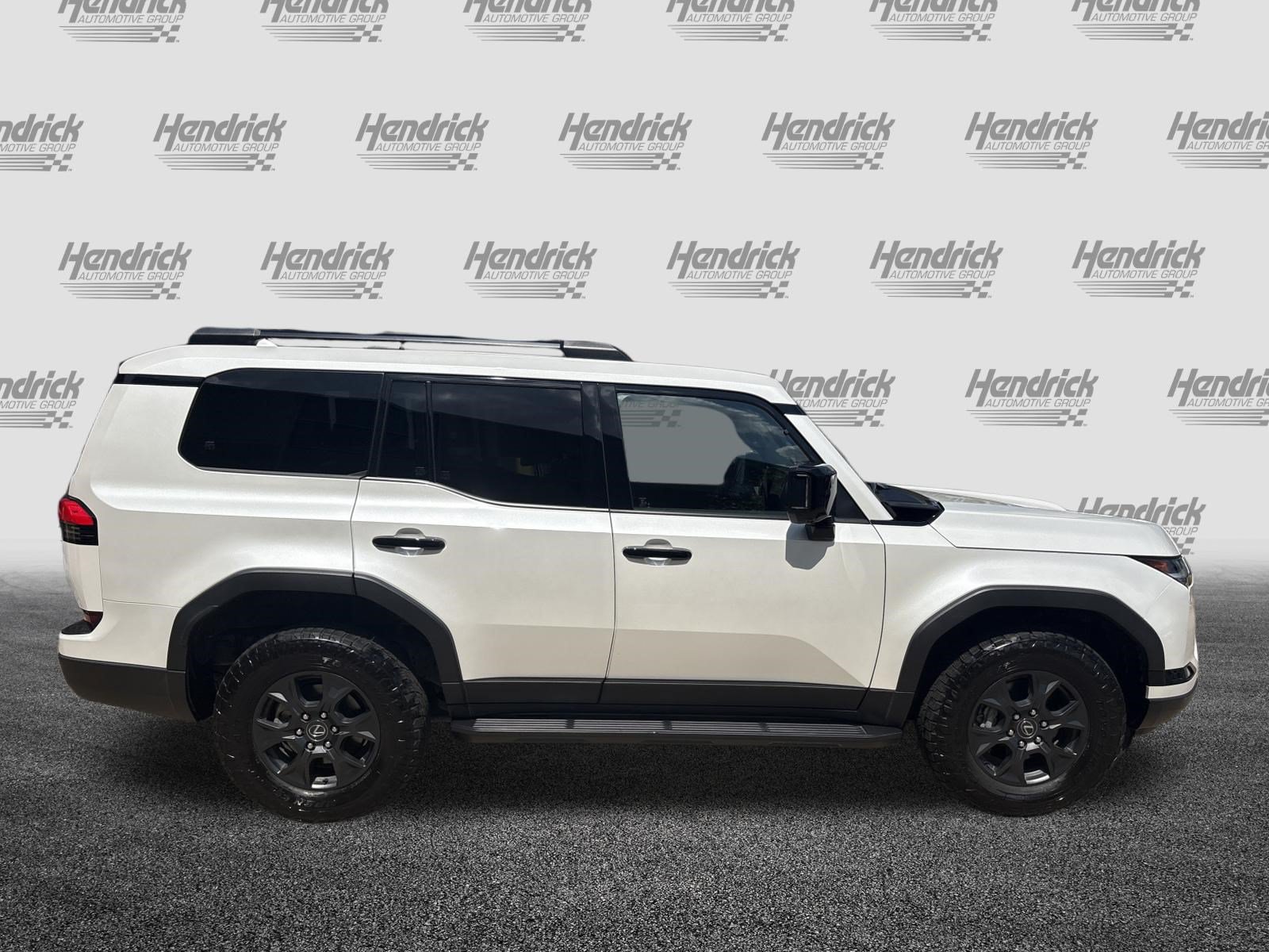 Used 2024 Lexus GX 550 AWD/4WD image 11