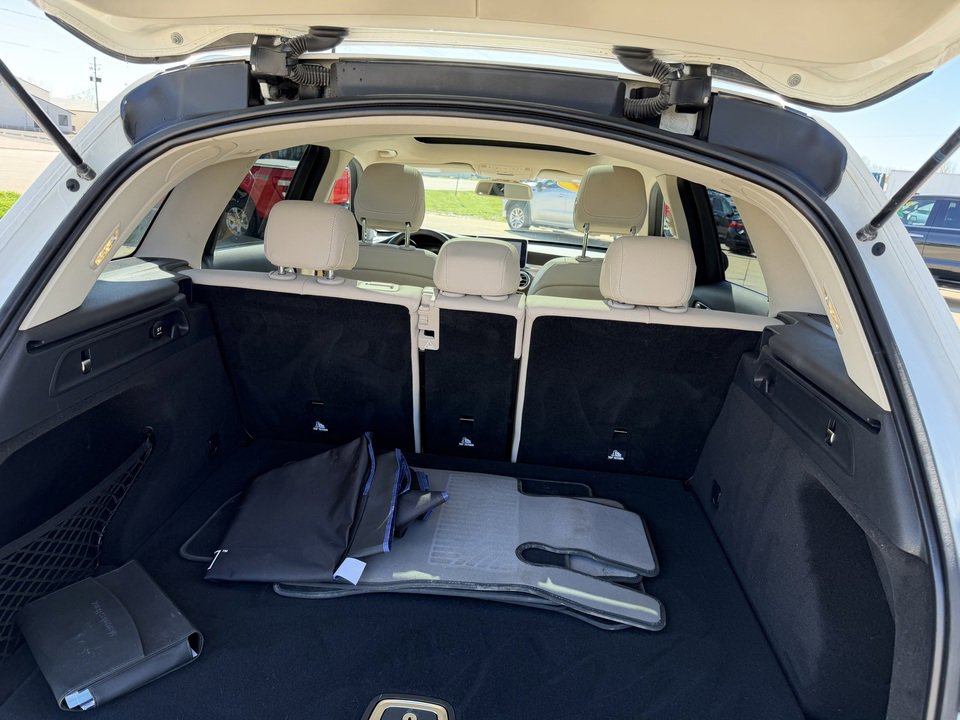 Used 2017 Mercedes-Benz GLC 300 4MATIC image 17