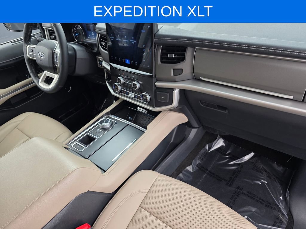 Used 2022 Ford Expedition XLT image 32