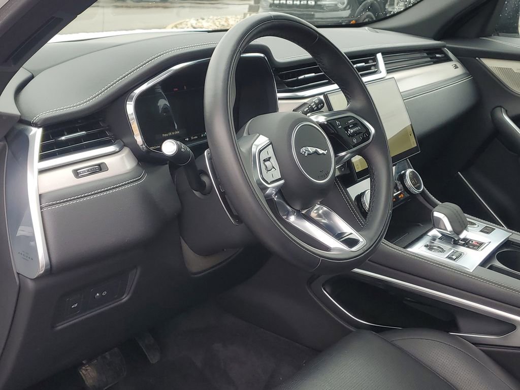 Used 2024 Jaguar F-PACE R-Dynamic S image 7