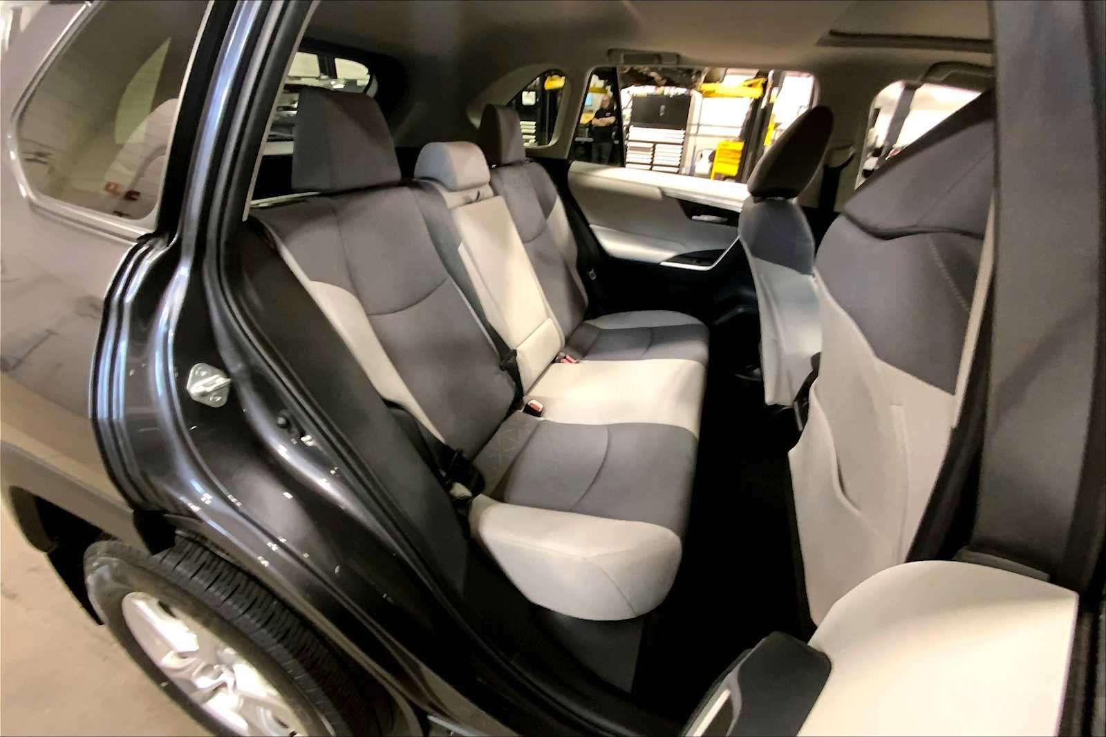 Used 2020 Toyota RAV4 XLE w/ Convenience Package AWD/4WD image 20