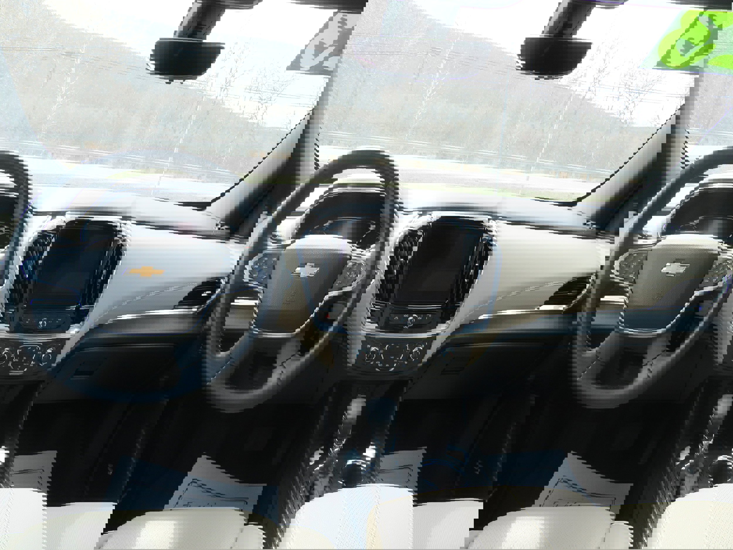 Used 2023 Chevrolet Traverse Premier image 12