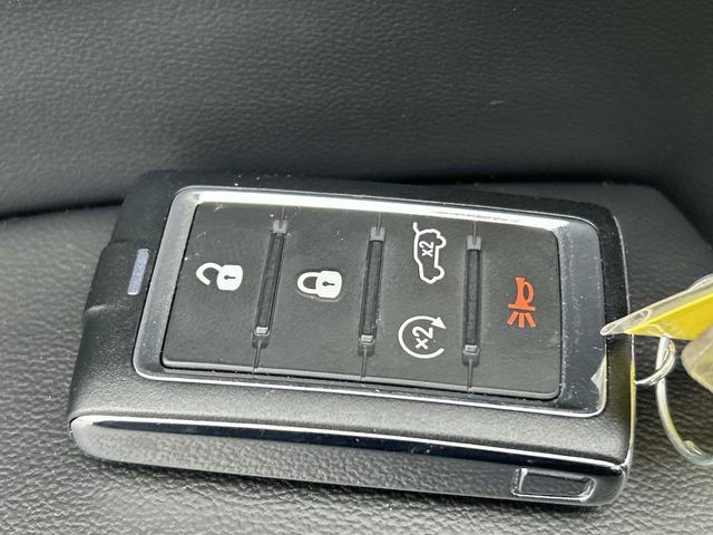 Used 2023 Jeep Grand Cherokee L Laredo AWD/4WD image 11