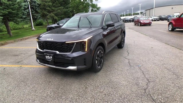 New 2025 Kia Sorento S image 6