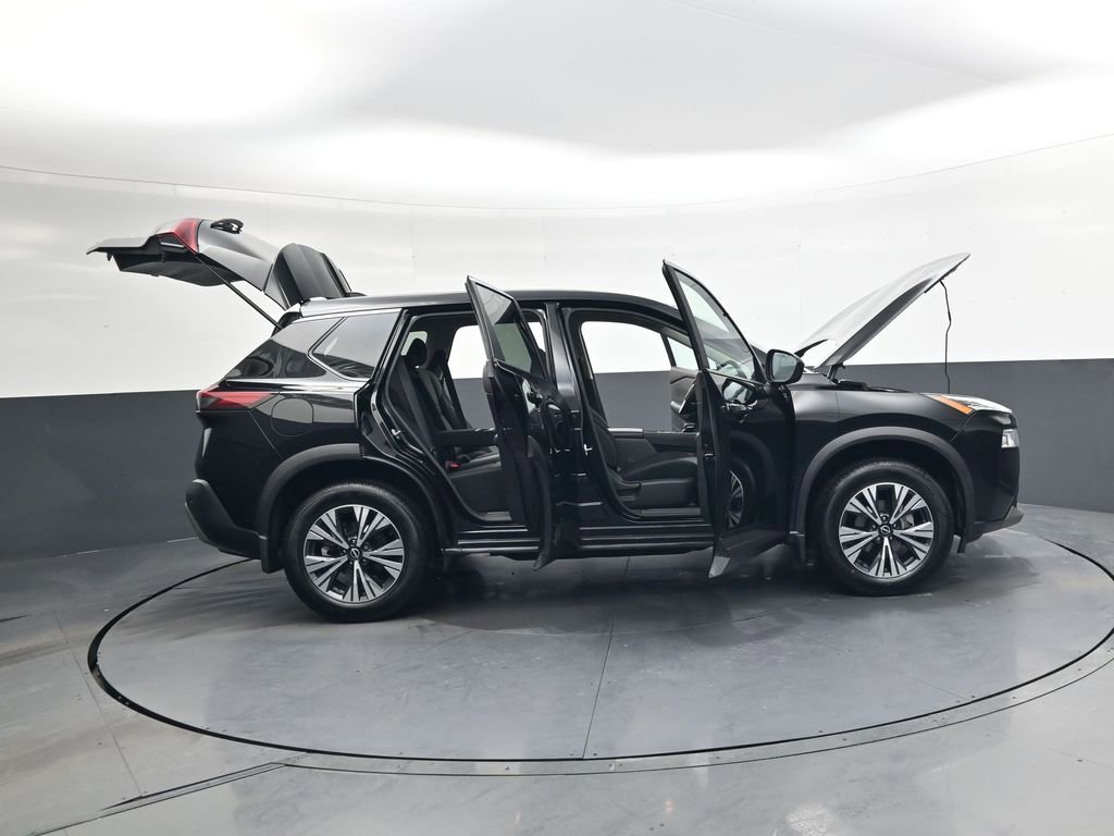 Used 2023 Nissan Rogue SV image 44