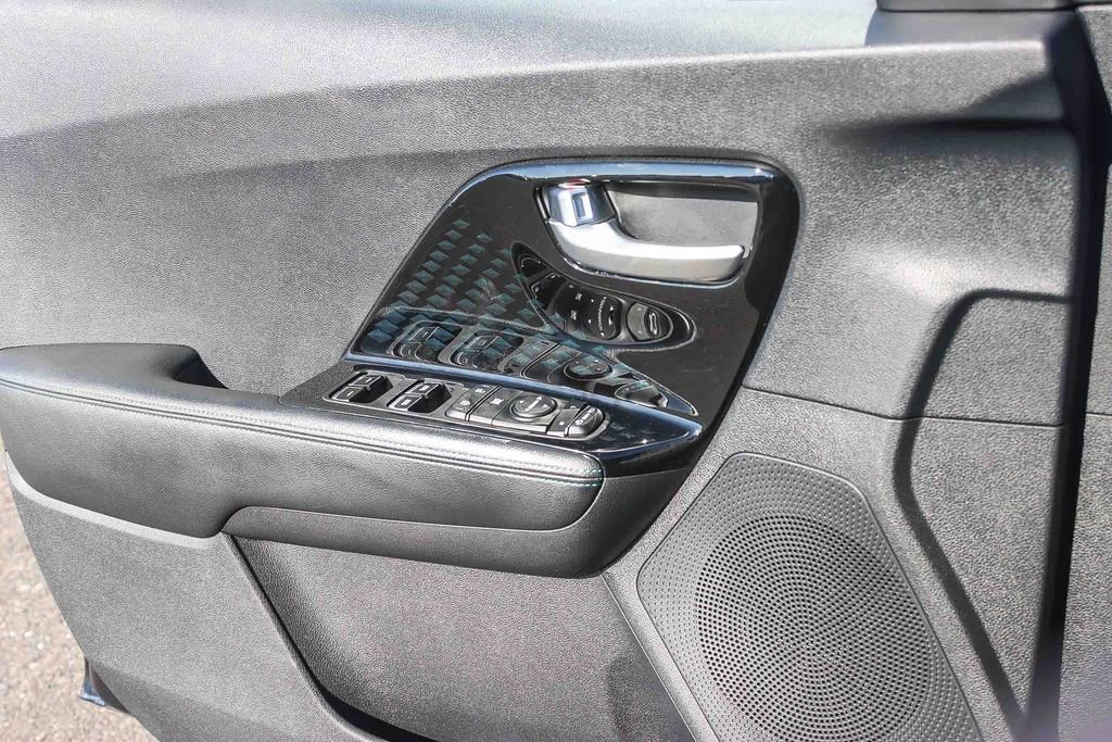 Used 2022 Kia Niro EX Premium image 46