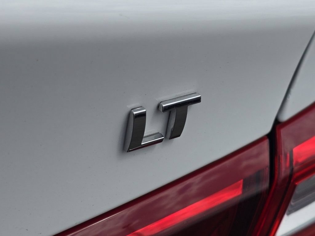 Used 2024 Chevrolet Malibu LT FWD image 30