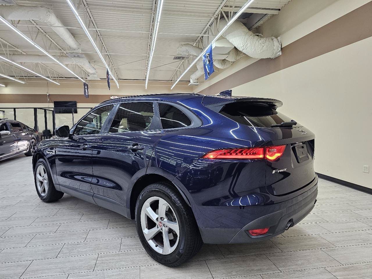 Used 2018 Jaguar F-PACE Premium AWD/4WD image 8