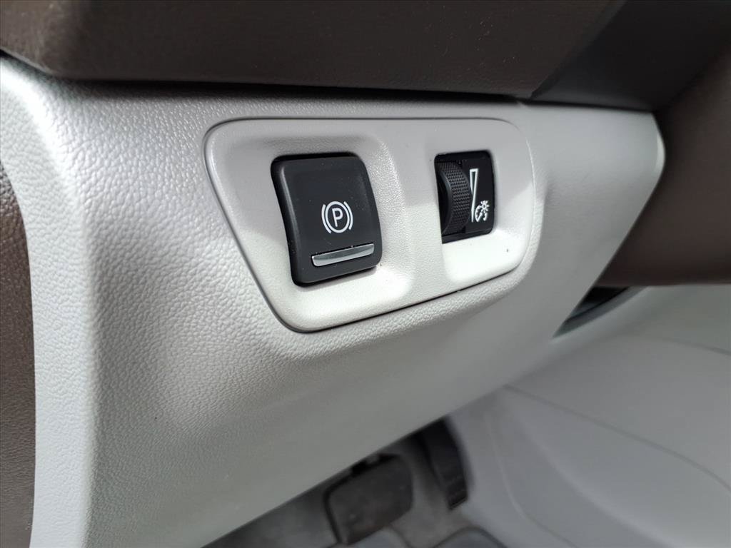 Used 2022 GMC Acadia SLE FWD image 21