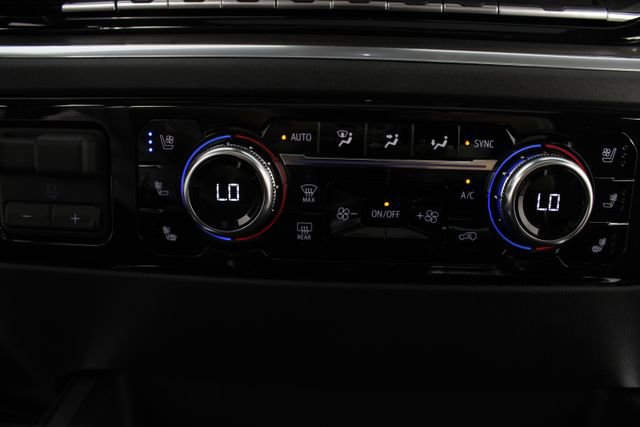 New 2026 GMC Sierra 1500 SLT image 7