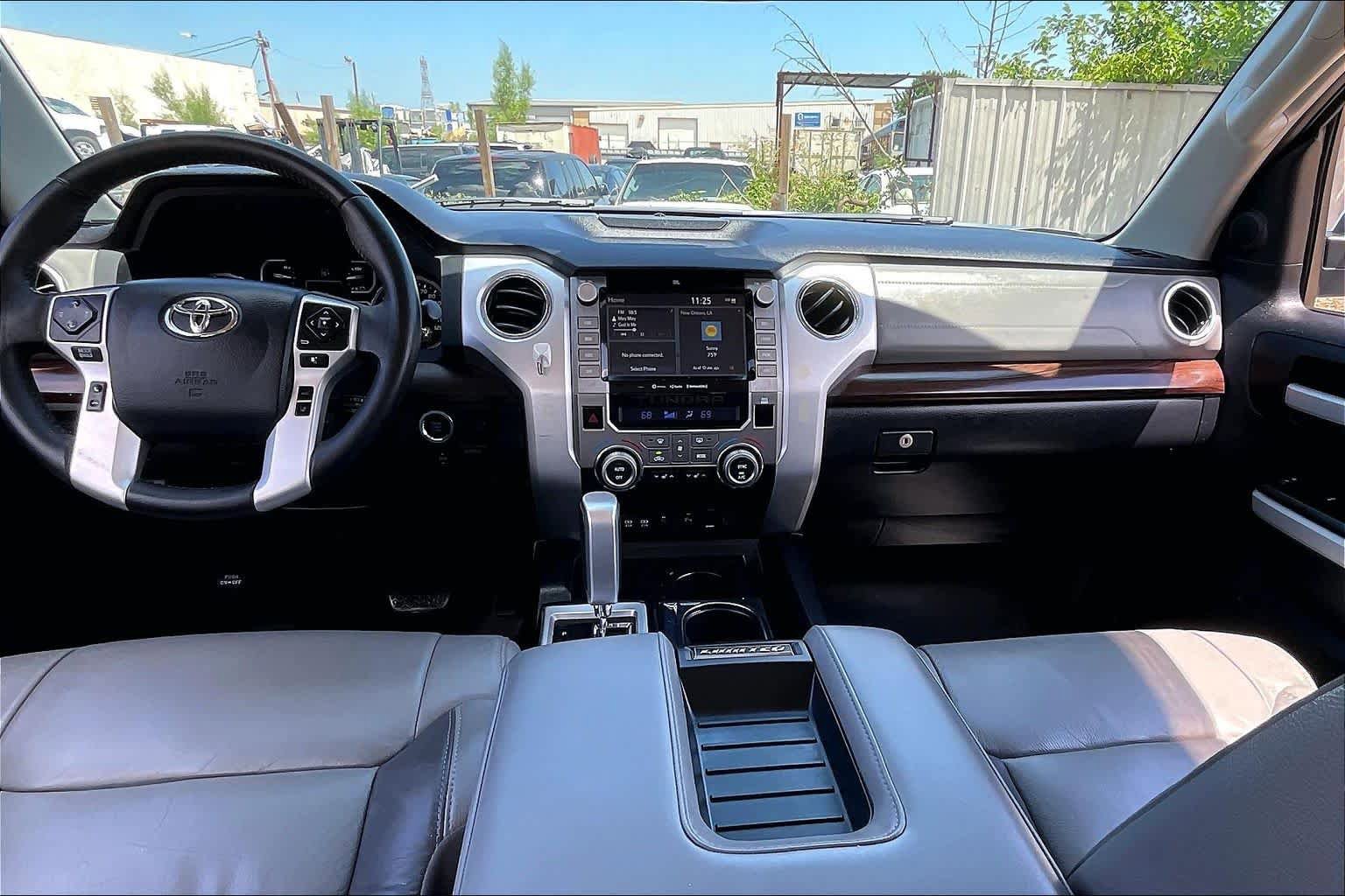 Used 2020 Toyota Tundra Limited w/ Limited Premium Package RWD image 16