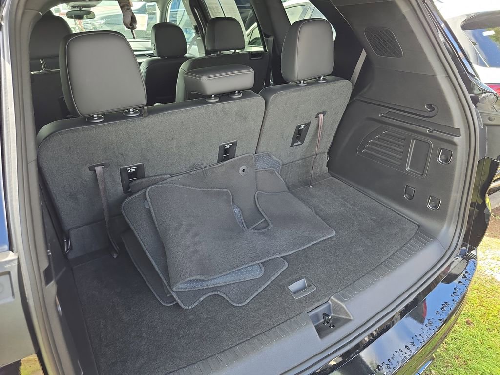 Used 2025 Buick Enclave Sport Touring image 9