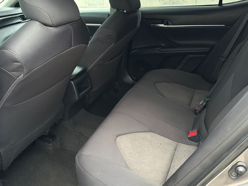 Used 2021 Toyota Camry LE FWD image 14