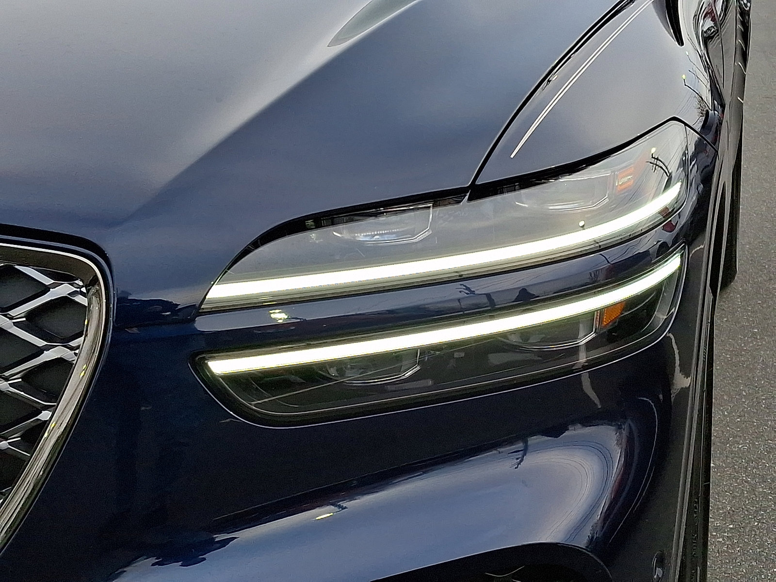 Certified 2025 Genesis GV70 3.5T Sport w/ Sport Advanced Package AWD/4WD image 9