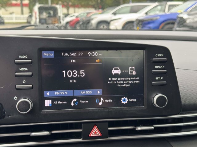 Used 2025 Hyundai Elantra SE FWD image 23