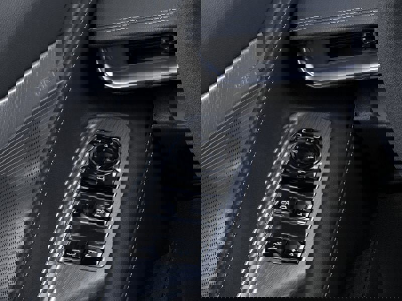 New 2025 Chevrolet Corvette E-Ray image 36