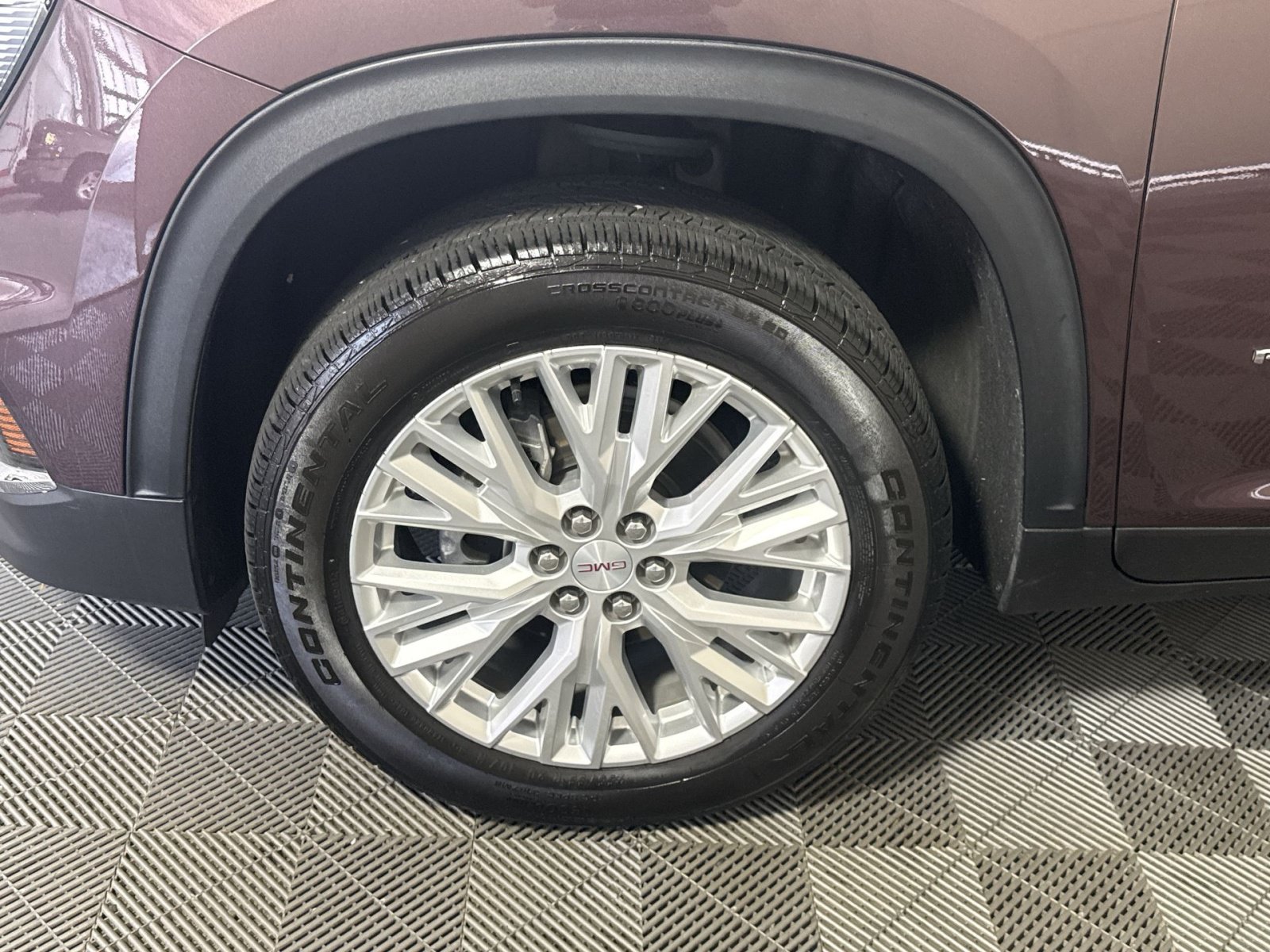 Used 2024 GMC Acadia Elevation FWD image 12