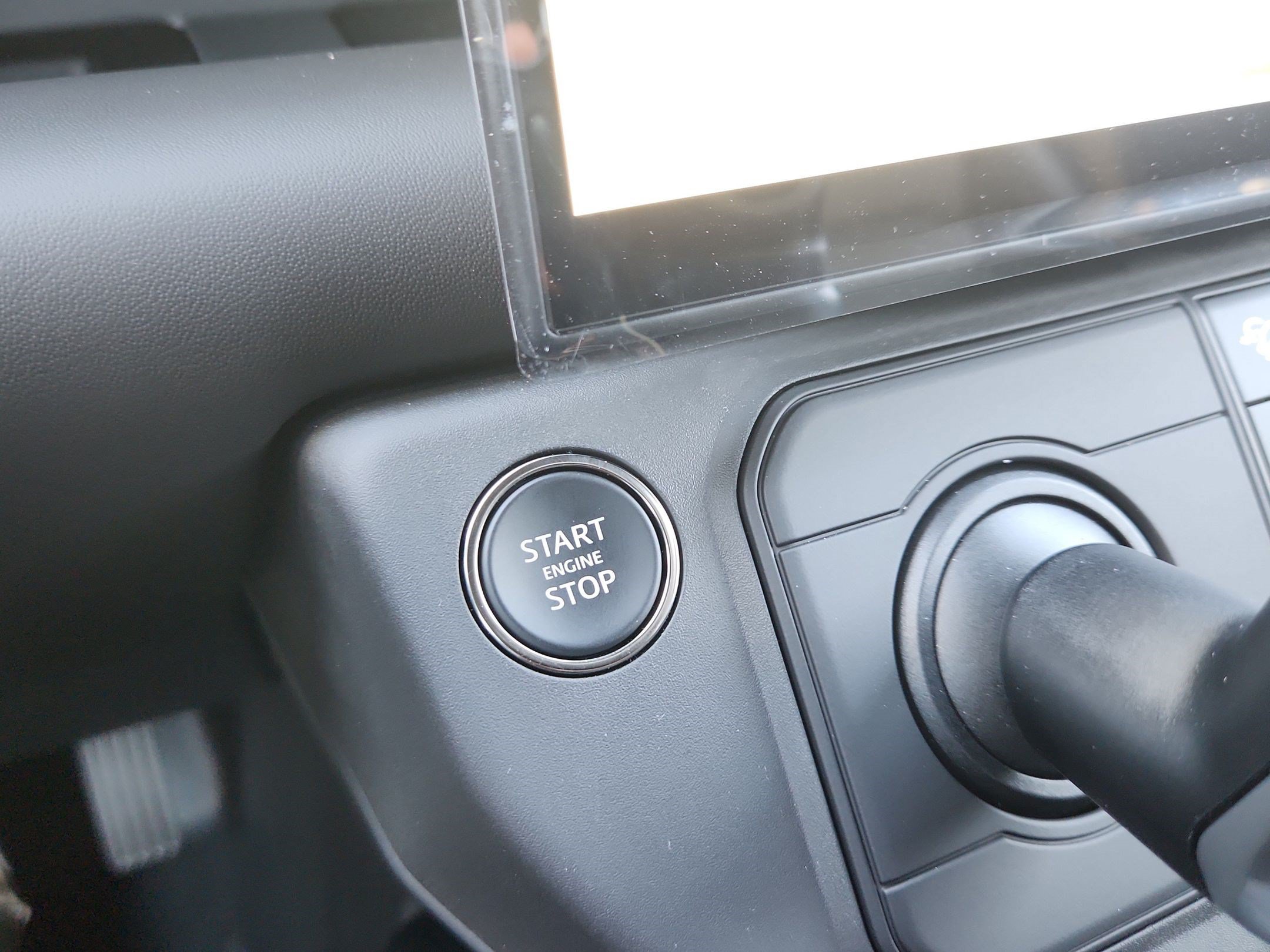 New 2026 Land Rover Defender 90 X-Dynamic SE AWD/4WD image 17