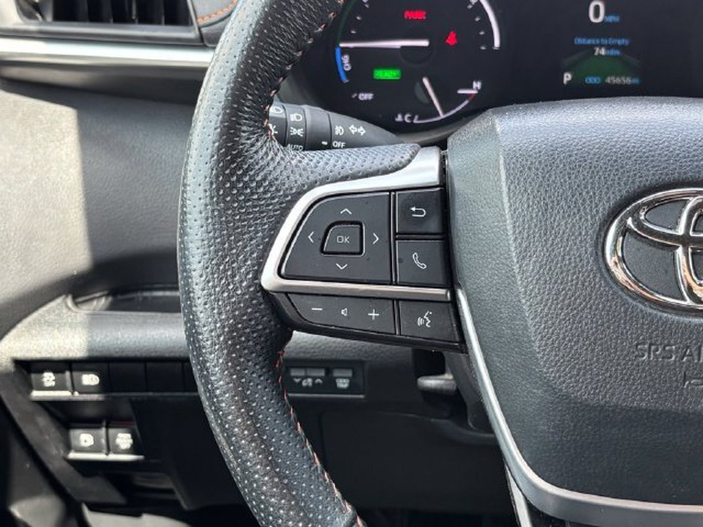 Certified 2024 Toyota Sienna XSE FWD image 19