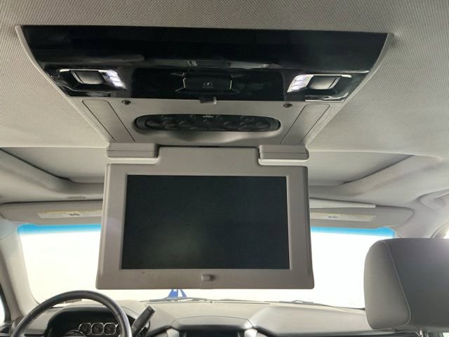 Used 2019 Chevrolet Suburban LT AWD/4WD image 36