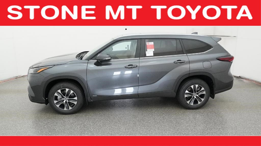 New 2025 Toyota Highlander XLE