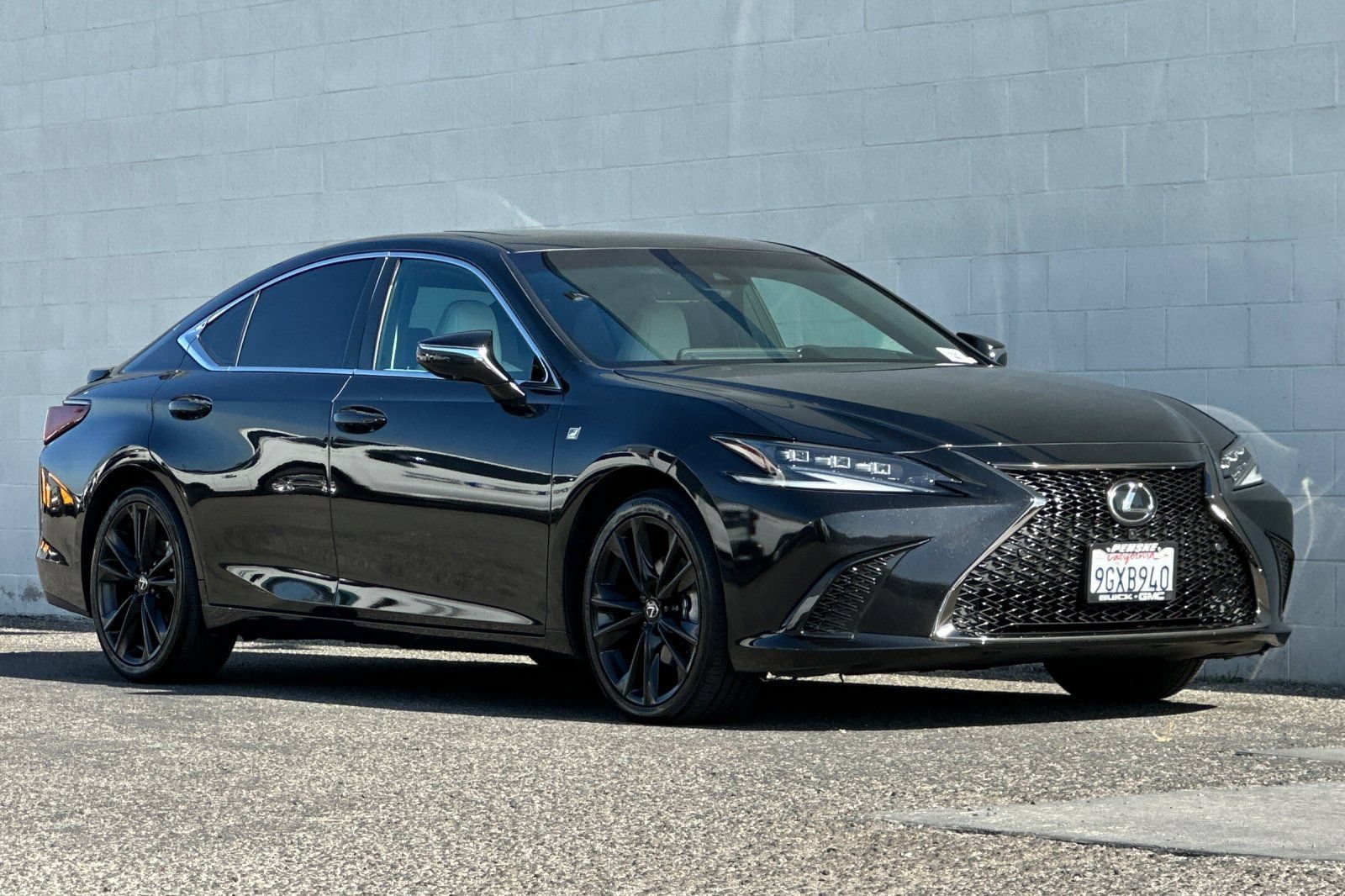 Used 2023 Lexus ES 350 F Sport w/ Accessory Package (Z2) FWD image 2