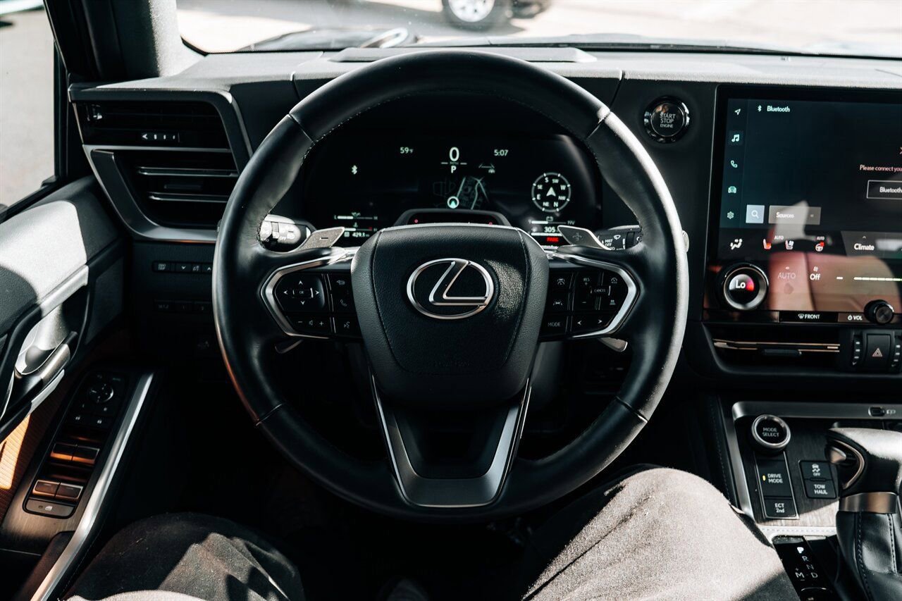 Used 2024 Lexus GX 550 w/ Cold Area Package AWD/4WD image 24