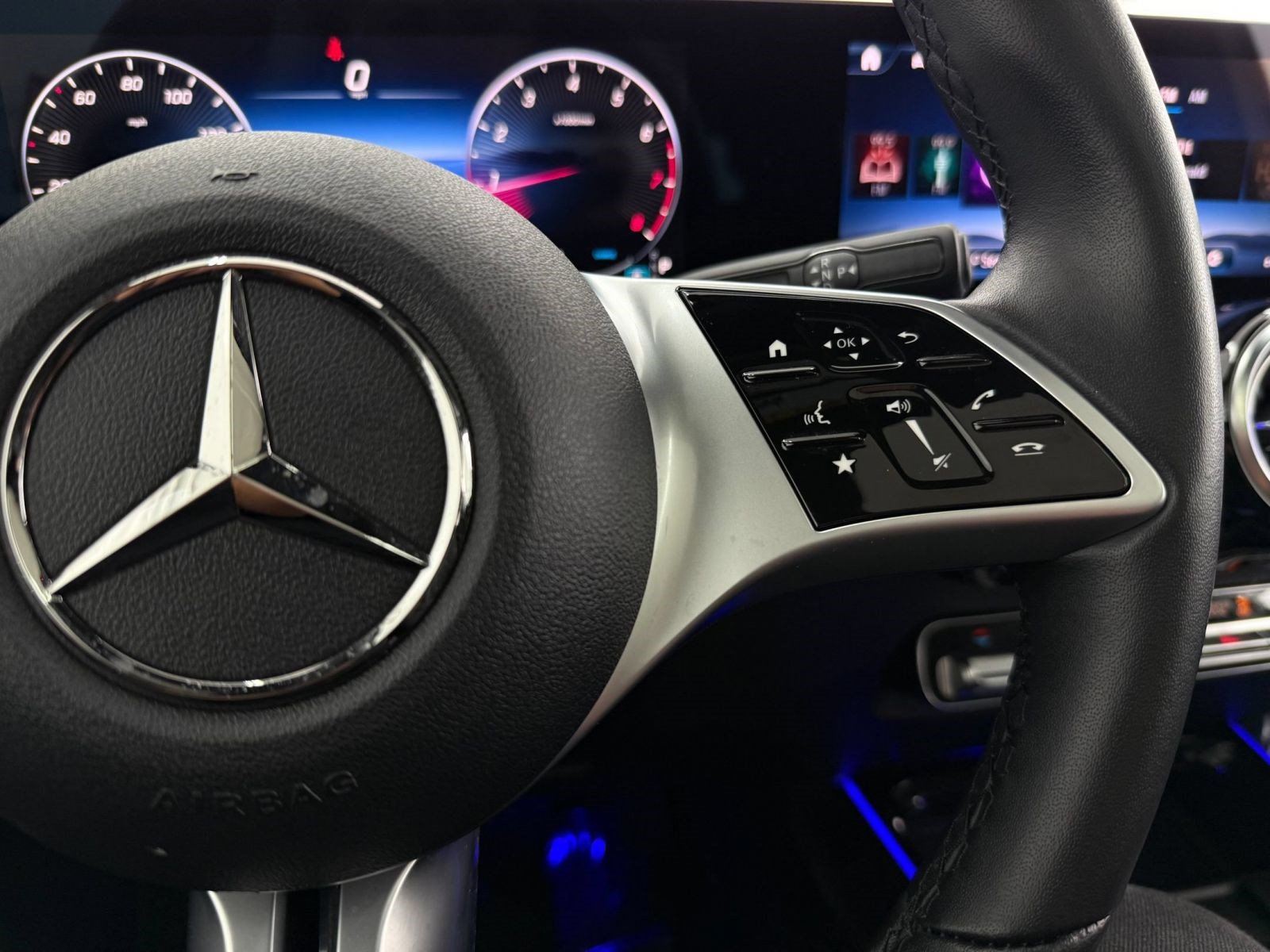 Used 2026 Mercedes-Benz GLB 250 image 30