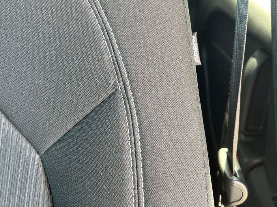 Used 2023 Chrysler Pacifica Touring FWD image 13
