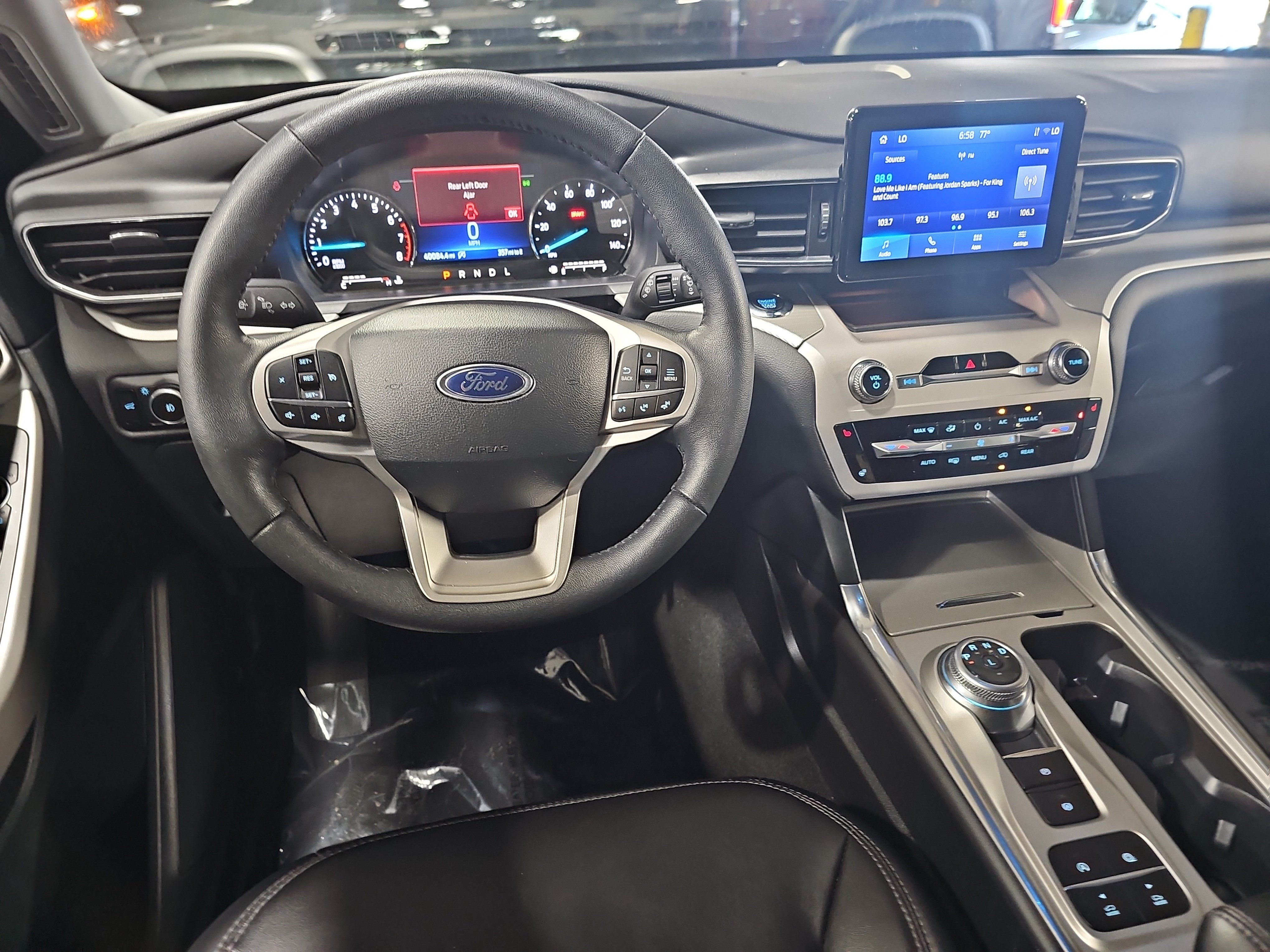Used 2024 Ford Explorer XLT w/ Equipment Group 202A RWD image 16
