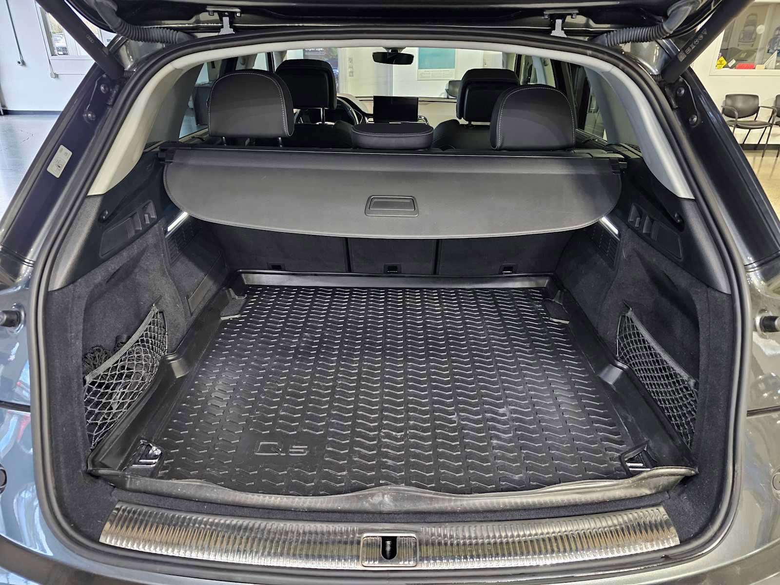 Used 2022 Audi Q5 e Premium Plus w/ Premium Plus Package image 16