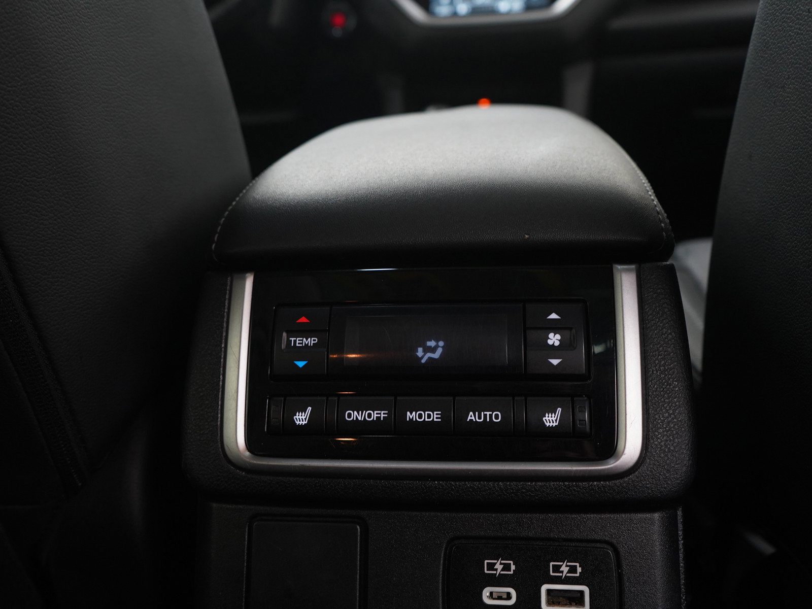 Used 2023 Subaru Ascent Limited w/ Technology Package AWD/4WD image 14