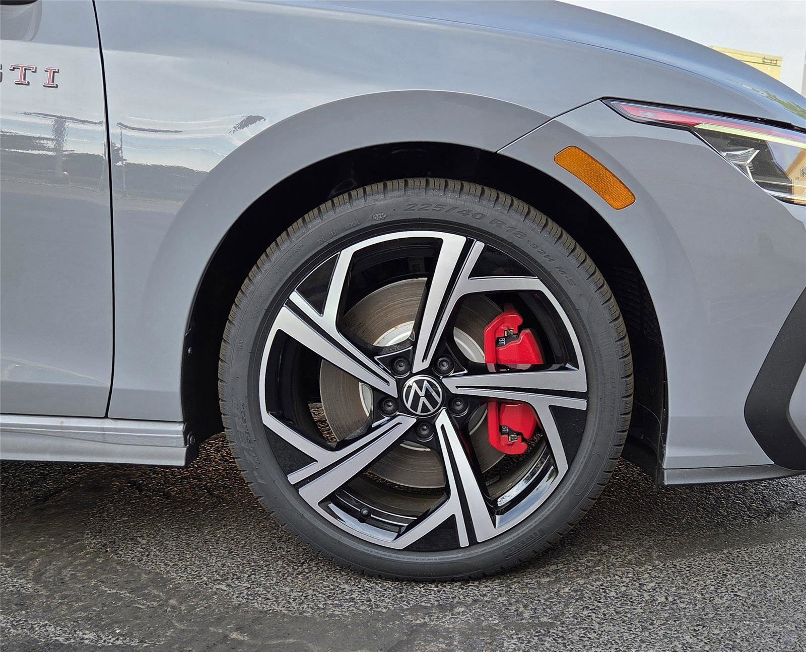 New 2026 Volkswagen GTI SE FWD image 10