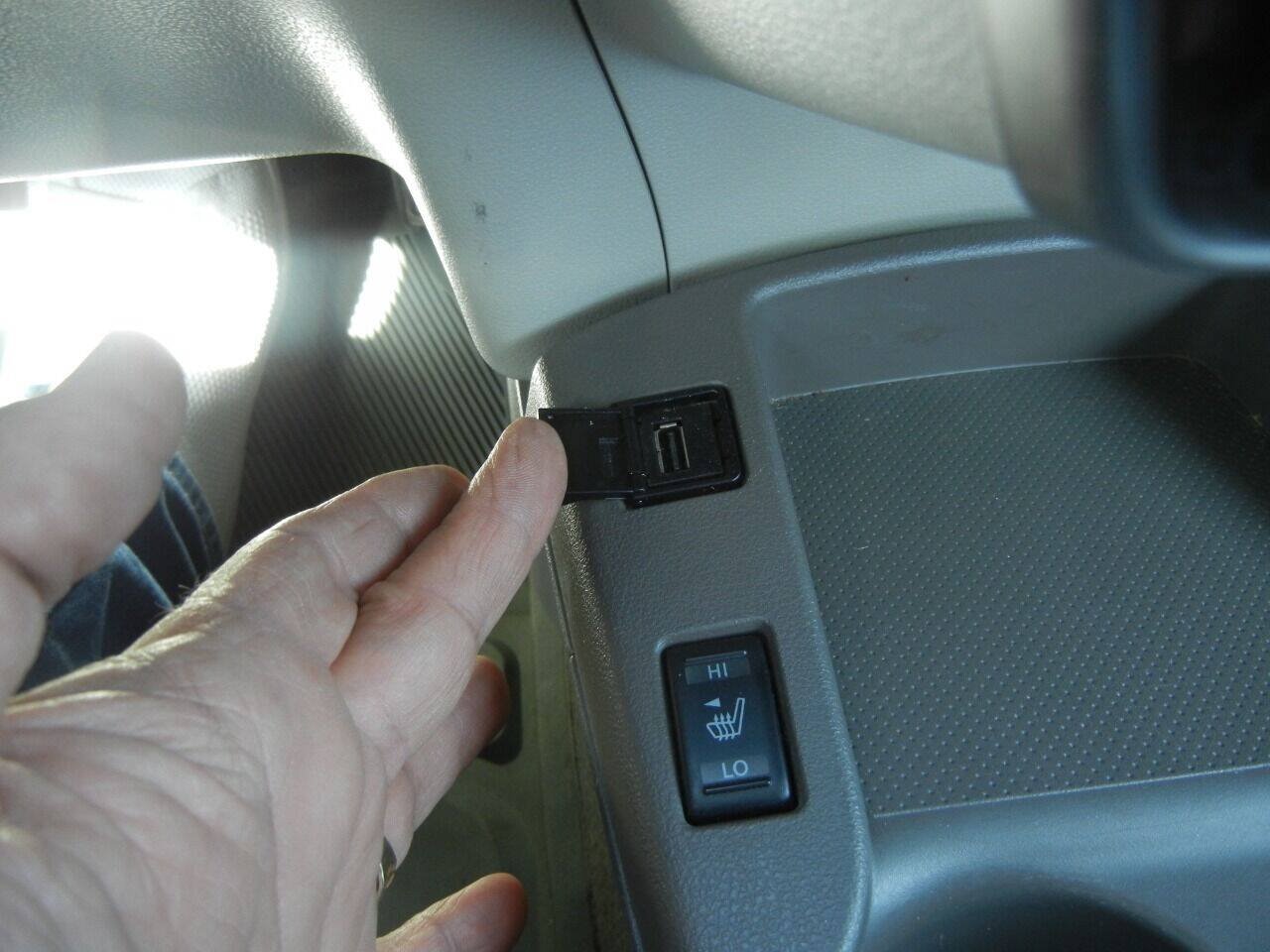 Used 2012 Nissan Leaf SL w/ Protection Pkg FWD image 59