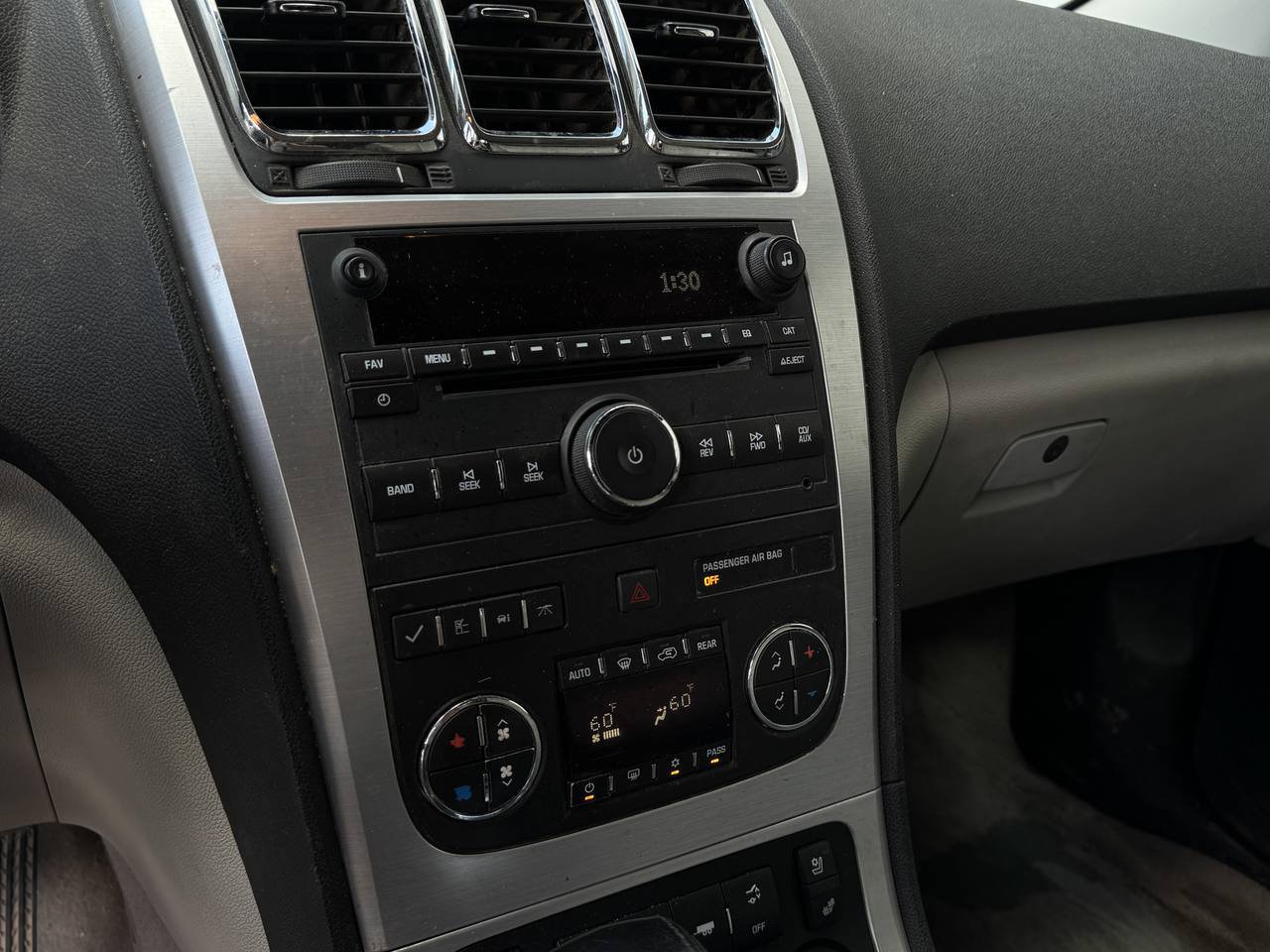 Used 2010 GMC Acadia SLT w/ Technology Package AWD/4WD image 19