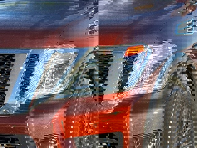 Used 2018 Nissan Armada Platinum w/ Interior Lighting Package image 5