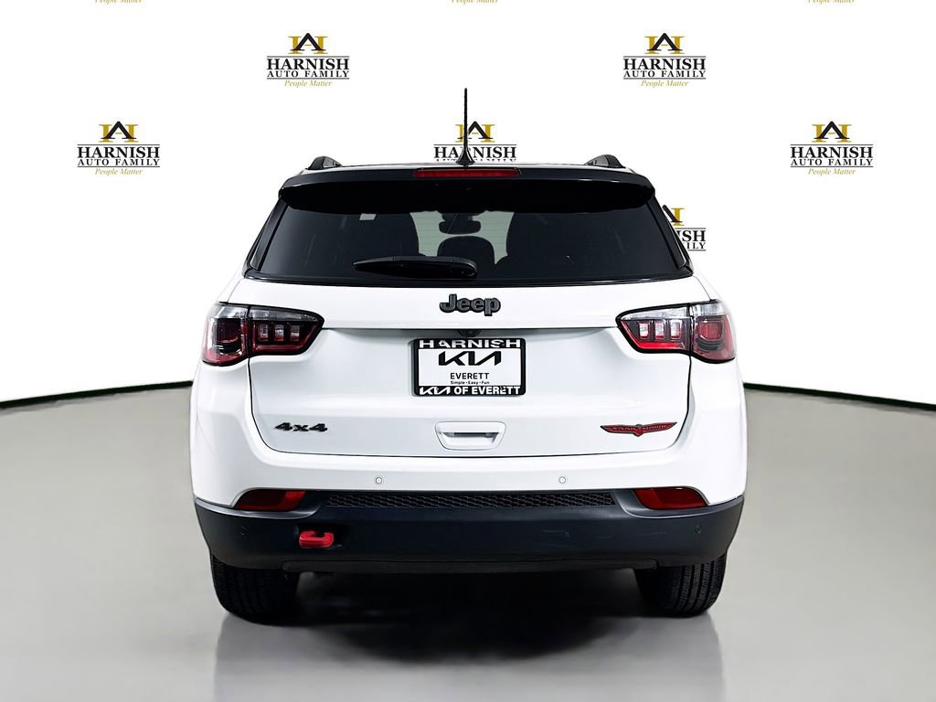 Used 2024 Jeep Compass Trailhawk AWD/4WD image 6