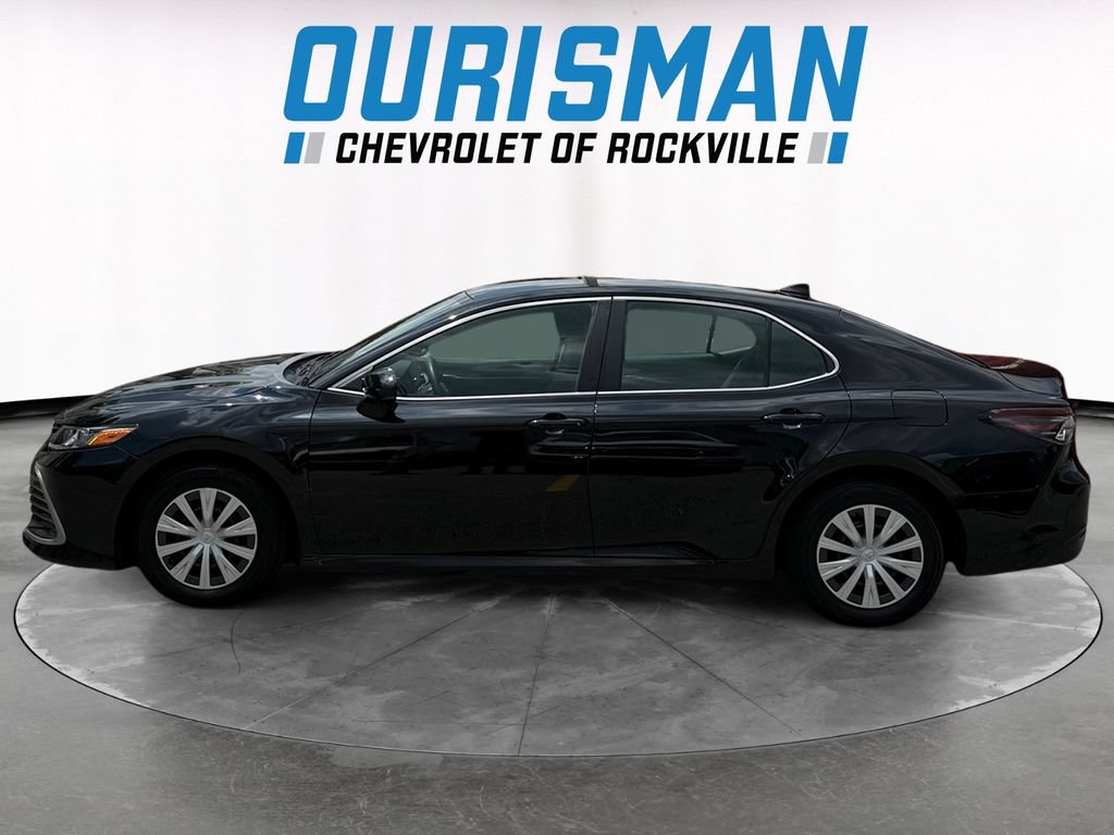 Used 2022 Toyota Camry LE FWD image 3
