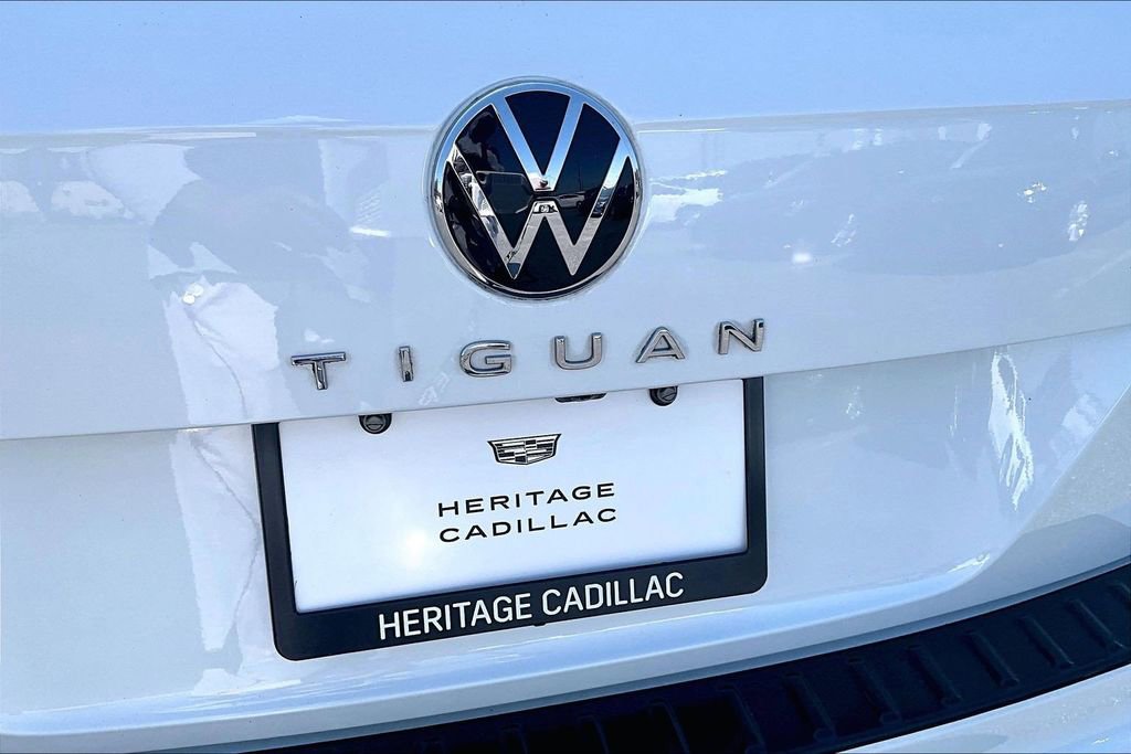 Used 2022 Volkswagen Tiguan SEL R-Line AWD/4WD image 24